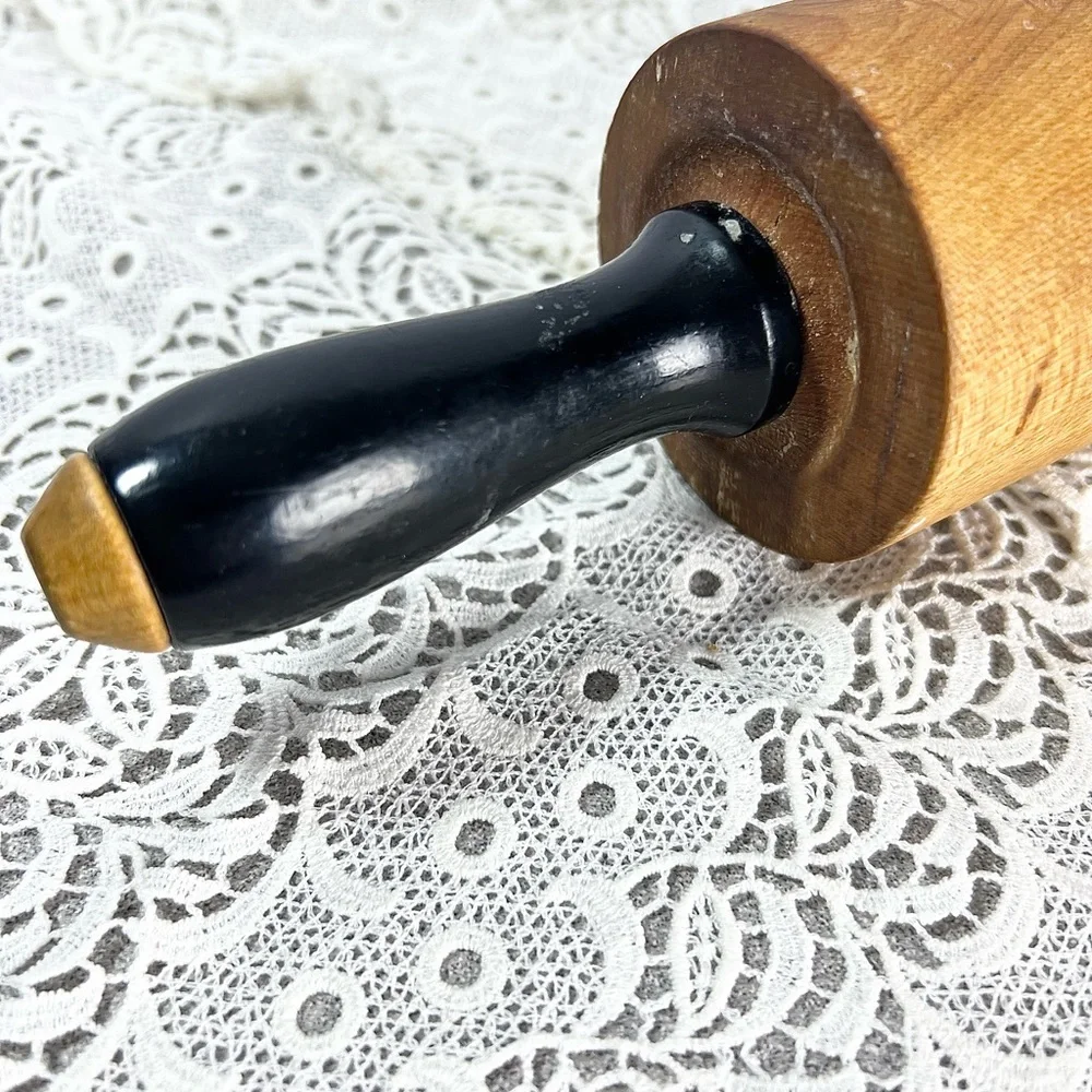 Vintage Rolling‎ Pin heavy 2.5” diameter black handles Farmhouse decor vignette